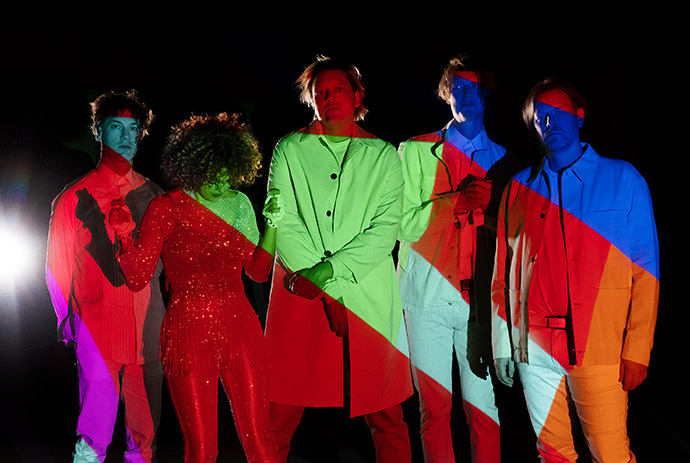 Arcade Fire apresenta “We” em dose dupla no Campo Pequeno