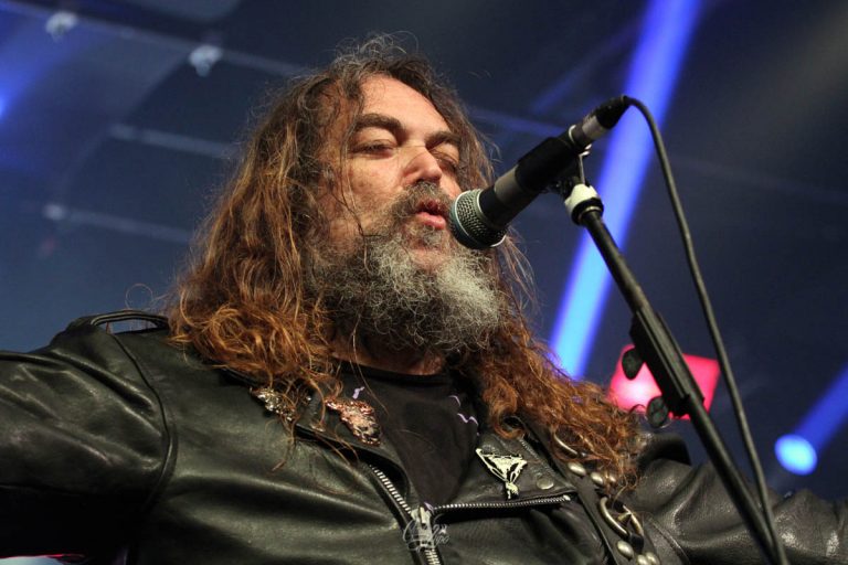 Max Cavalera promete retorno às raízes tribais no próximo álbum do Soulfly