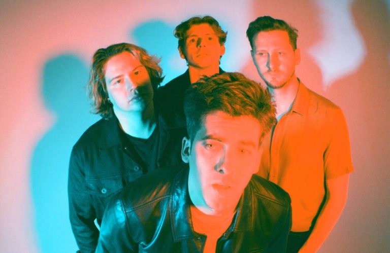 Circa Waves revela single exclusivo ‘Living in the Grey’