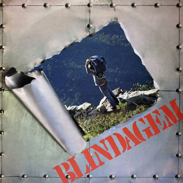 Capa do disco de estreia da banda: Blindagem (Continental, 1981)