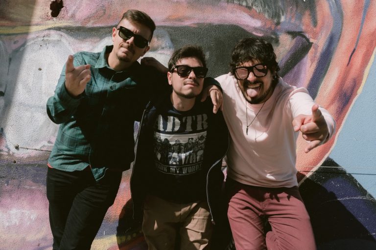 Atemiz: trio pop punk lança novo disco ‘Tipo GPS’ em 2023