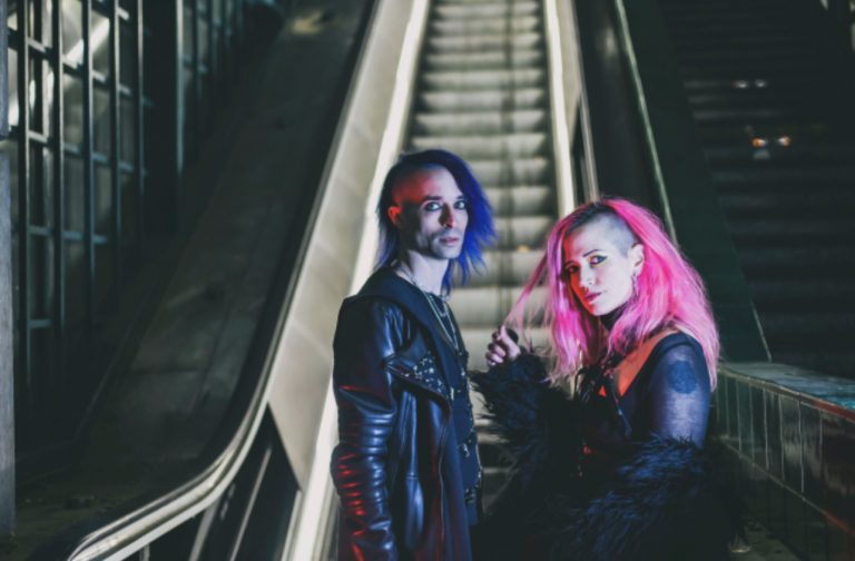 2 Libras: banda de cyberpunk lança single “Heart On”