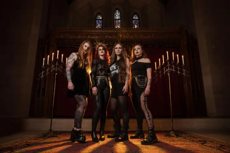 Kittie revela último single “One Foot In The Grave”, que antecede lançamento de seu sétimo álbum de estúdio “Fire”