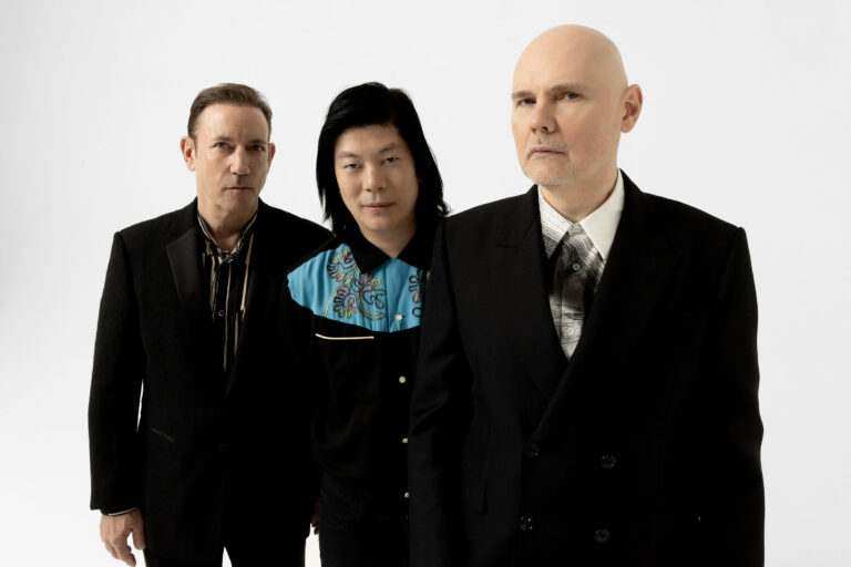 The Smashing Pumpkins anuncia duas apresentações da turnê “The World Is A Vampire” no Brasil