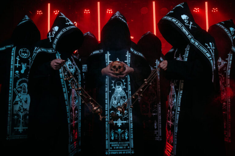 Metal extremo dos poloneses do Batushka passa por Curitiba dia 08 de agosto