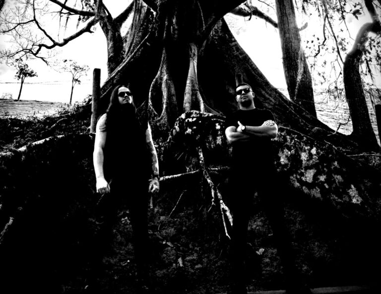 Duo carioca de doom/black metal A Dead Poem lança seu primeiro disco, “Absence Of Life”